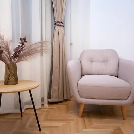 Heart Of The Apartment *
